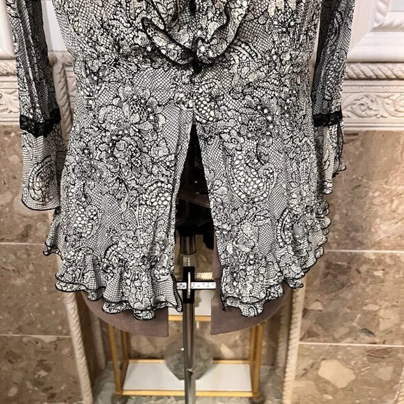 Notations. Size Large. Chiffon Blouse. Lace Inserts. Ruffled. Peplum. B81 - Picture 5 of 7